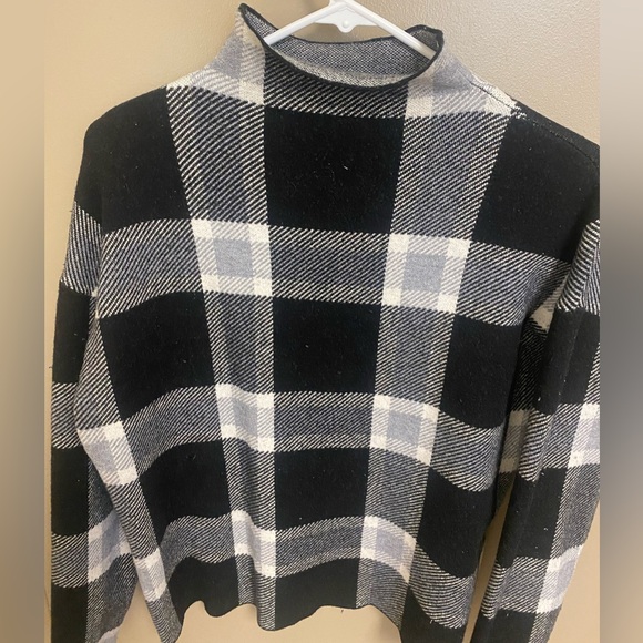 Max Studio Sweaters - Max Studio Black & White Plaid Fleece Mock Turtle Sweater Women's Size Medium